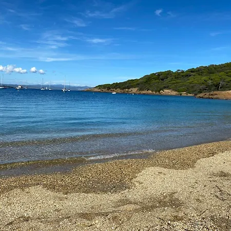 à 2 Pas De La Hyères