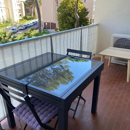 à 2 Pas De La Hyères